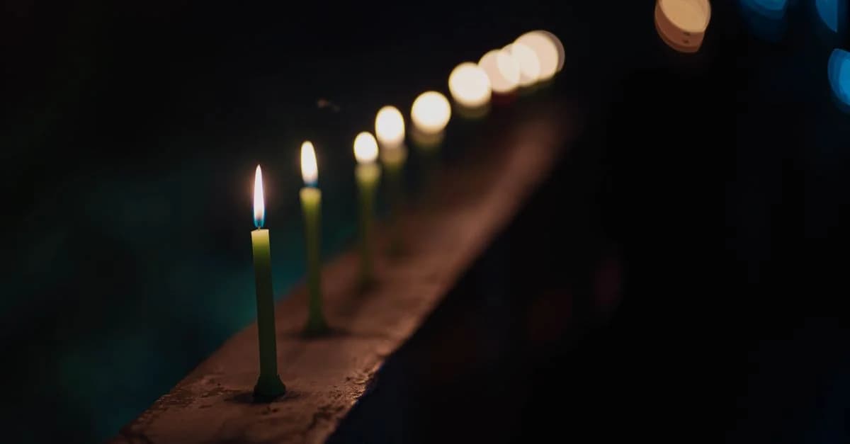 Подготовка к полнолунию в Рыбах: ритуальные свечи при полной луне